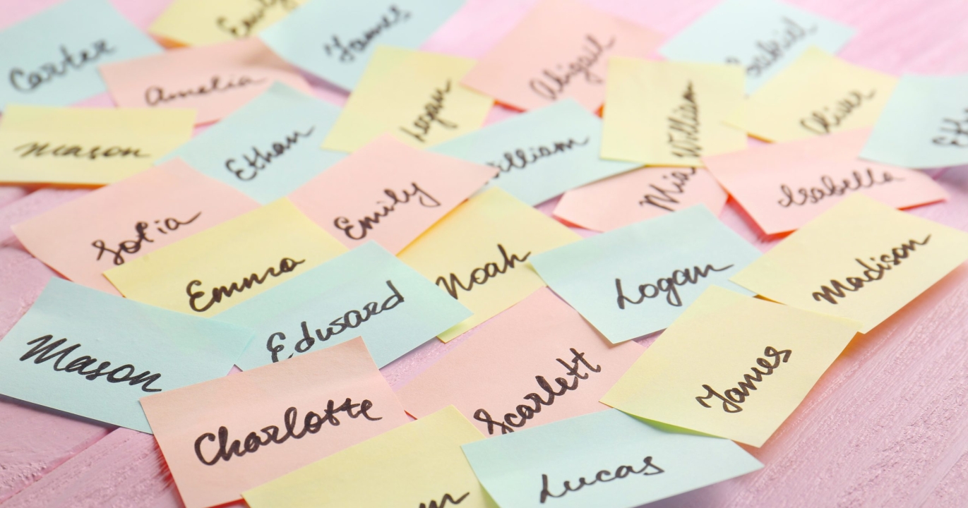 TOP 10 des prénoms les PLUS populaires au Québec en 2025 et leurs plus grandes qualités