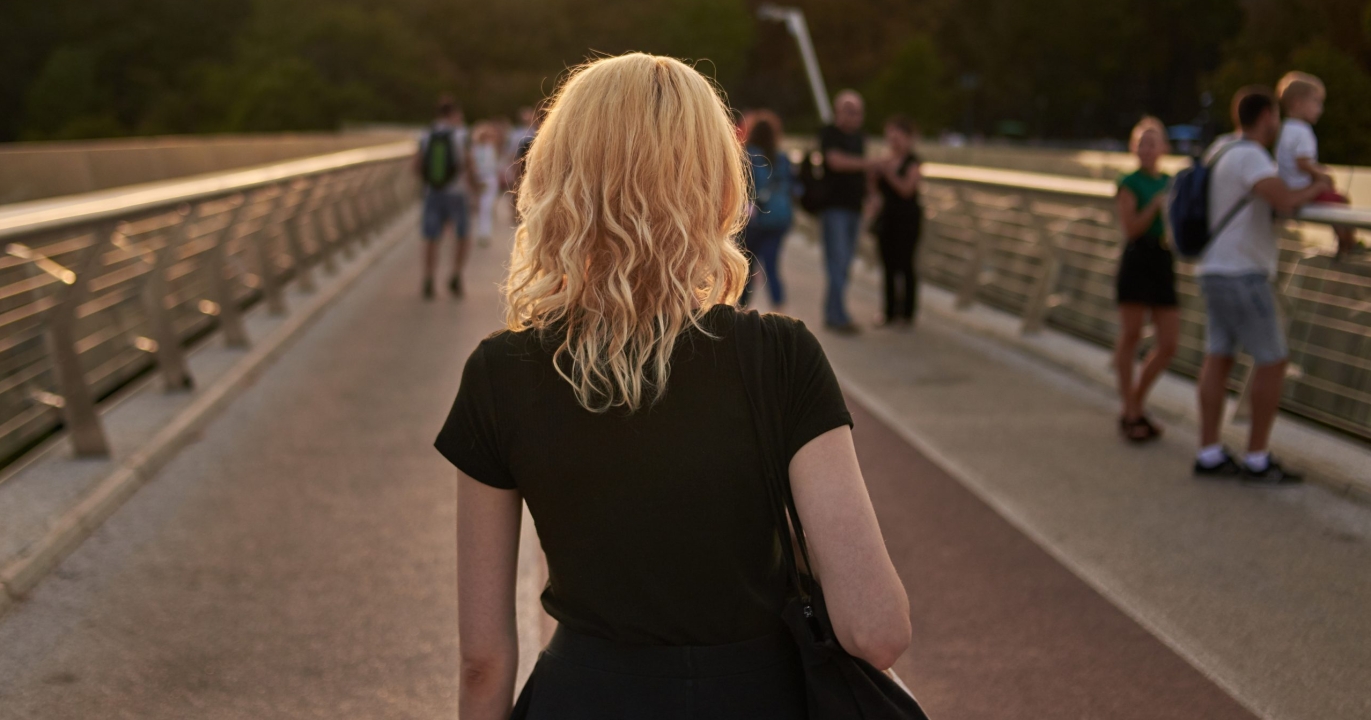 Ne te dispute plus et ne t’énerve plus. Apprends simplement à t’éloigner de tous ceux qui veulent te pourrir la vie.