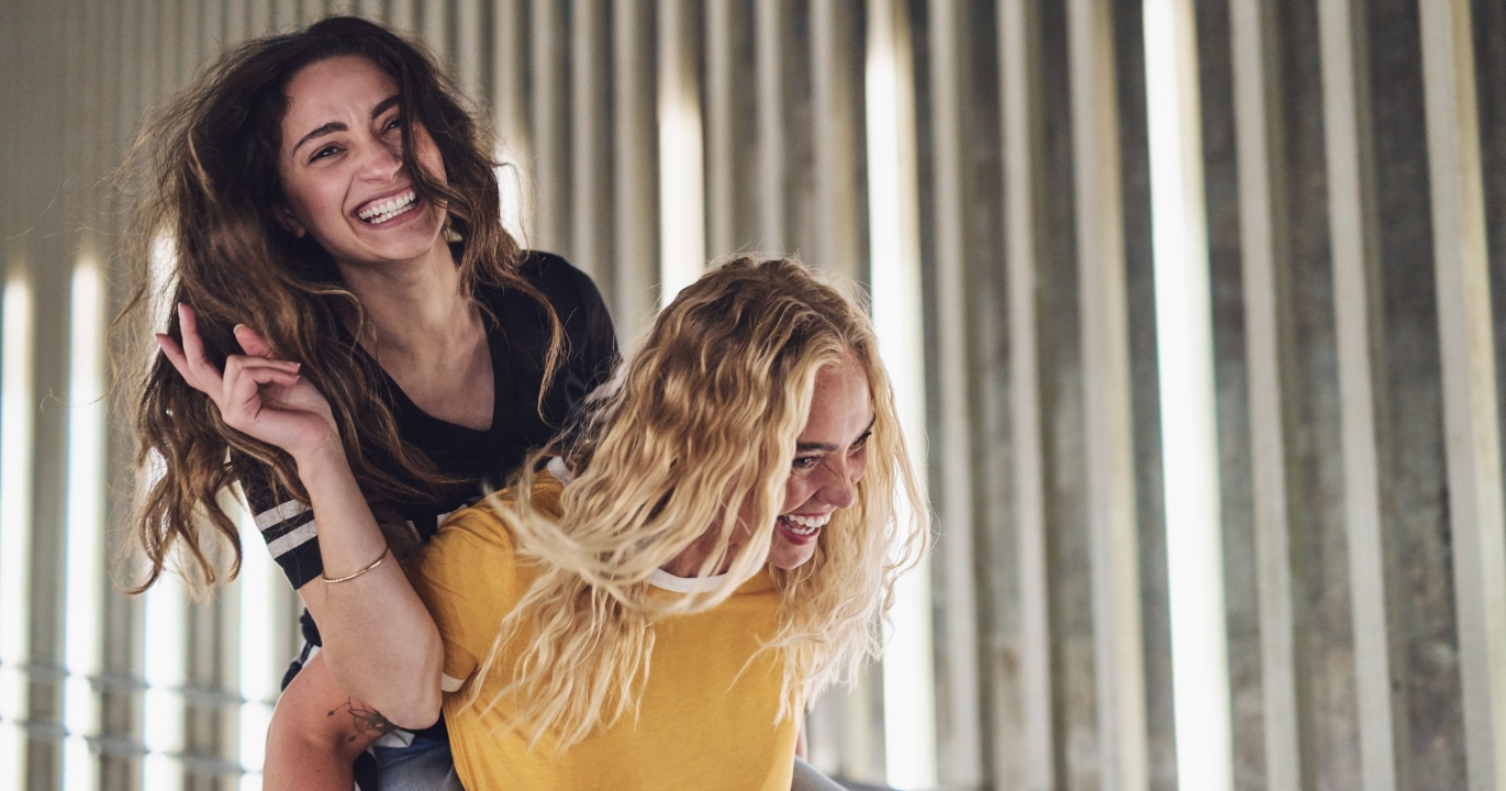 Pourquoi les Personnes Intelligentes Trouvent Moins de Satisfaction dans les Amitiés : Une Explication Surprenante