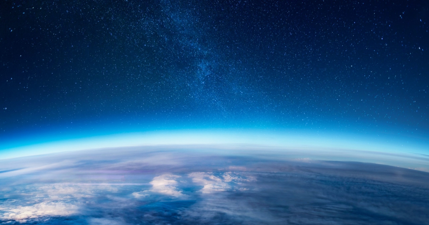 Pourquoi aucun astronaute n’a jamais vraiment quitté l’atmosphère terrestre : la vérité qui fait exploser Internet !