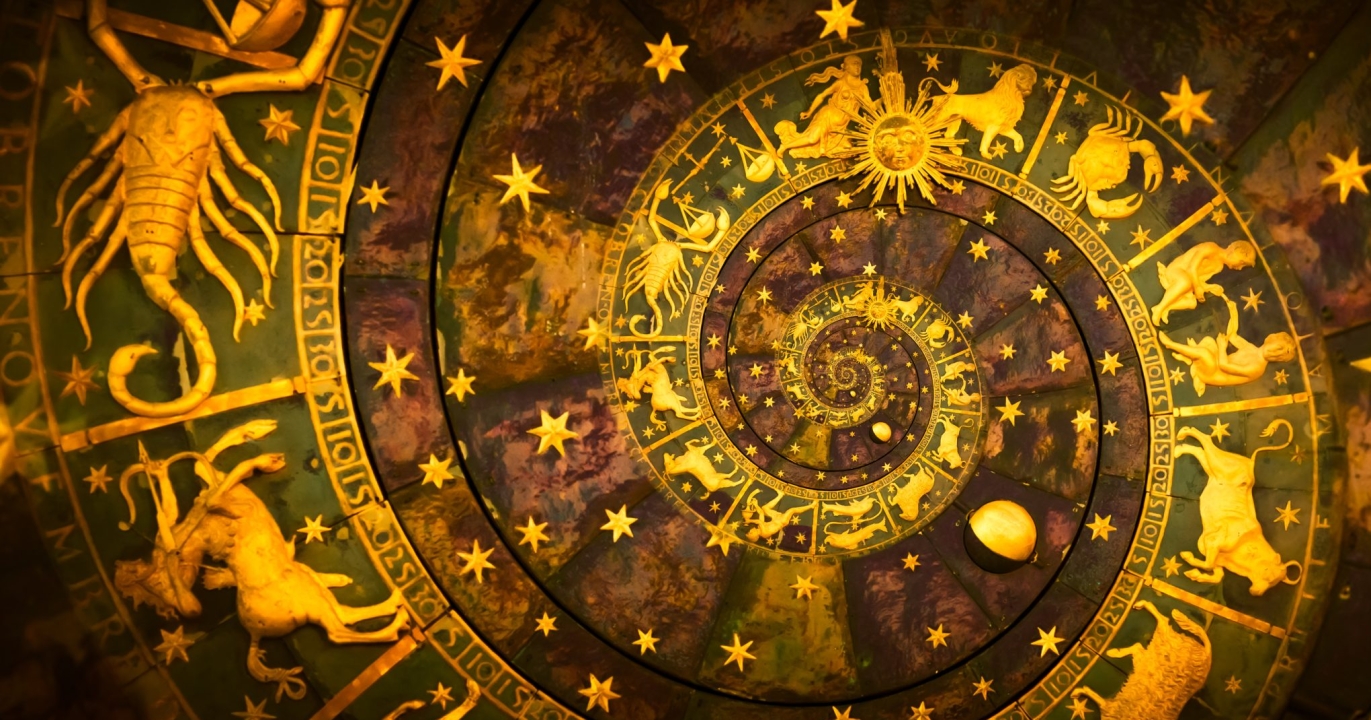 Les 5 Signes du Zodiaque avec les personnalités les plus fortes et séduisantes