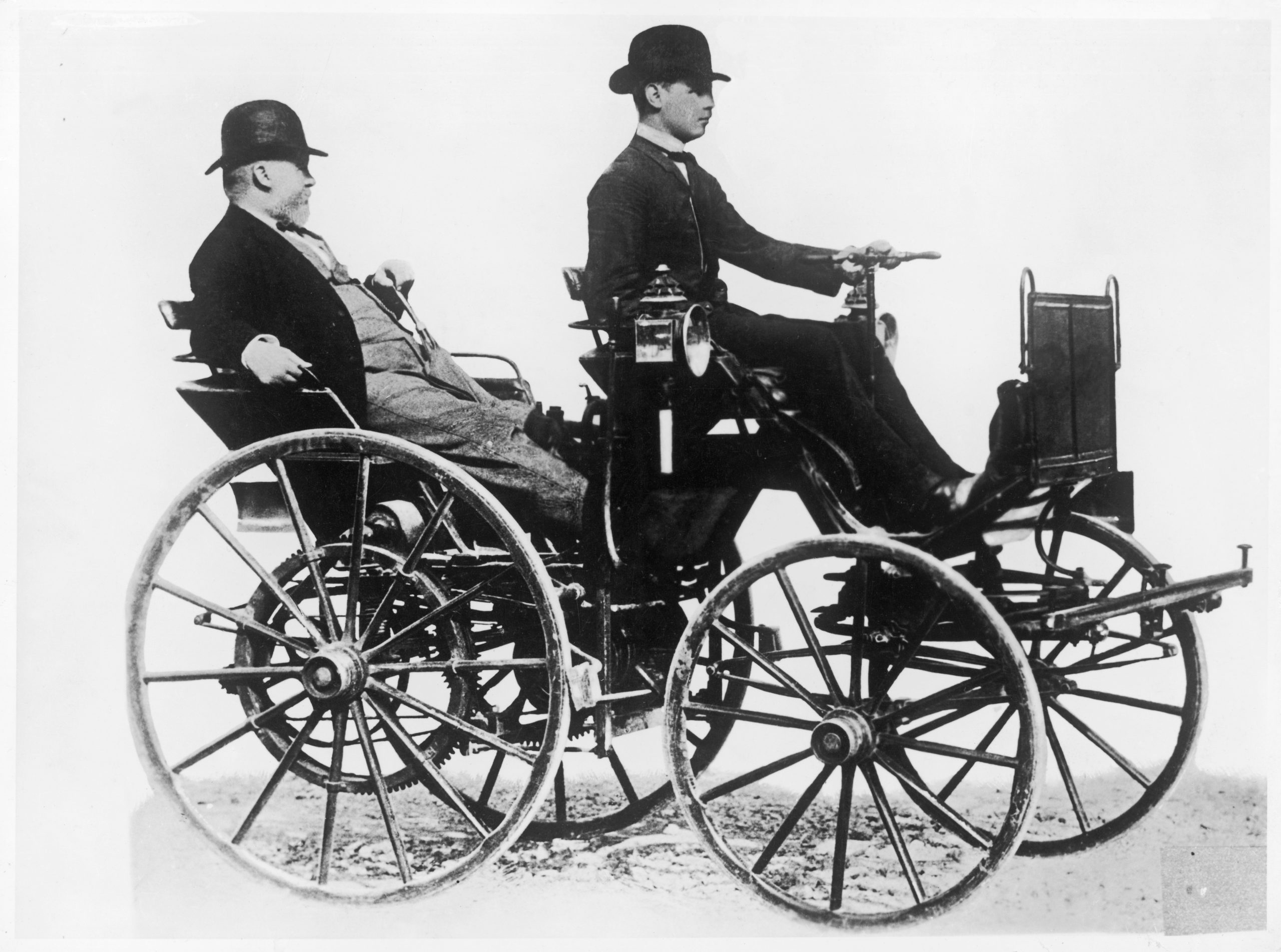 La première voiture électrique inventée en 1832 : l’incroyable histoire d’une révolution qui façonne notre avenir
