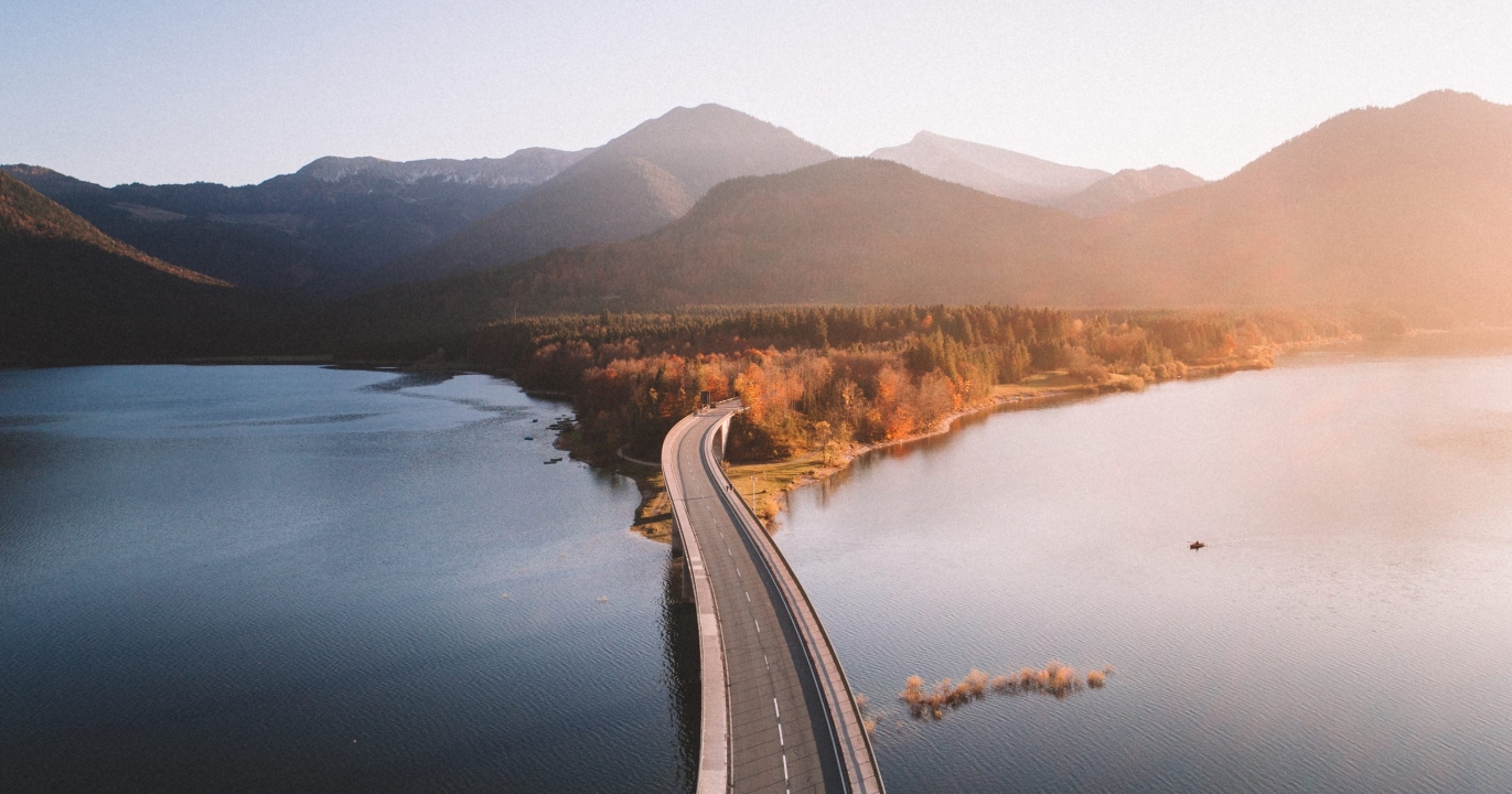 Des routes allemandes qui se réparent toutes seules grâce à l&rsquo;eau de pluie : la révolution durable de l&rsquo;infrastructure