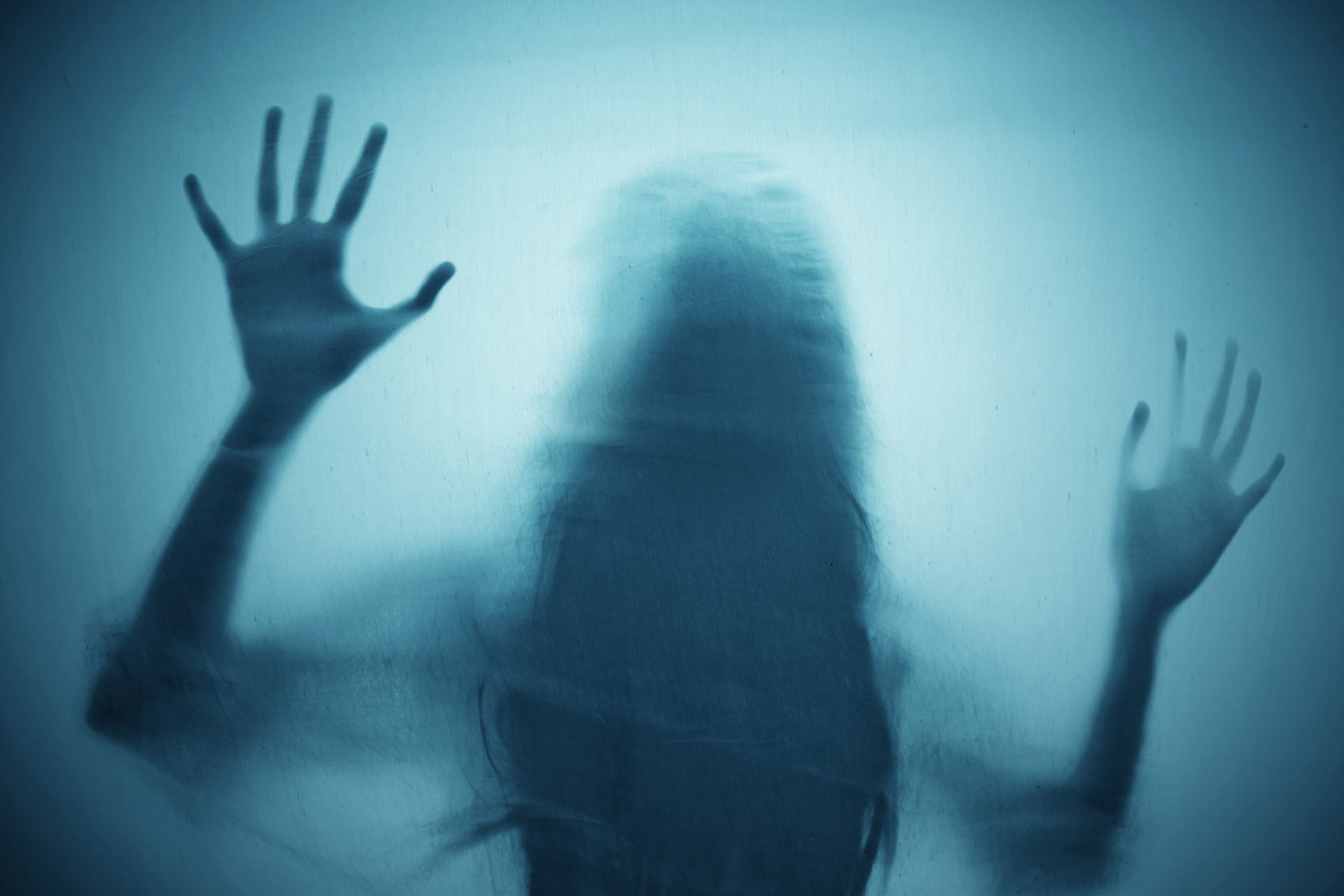 Fantômes, visions et mystères : la vérité derrière les apparitions qui hantent notre quotidien