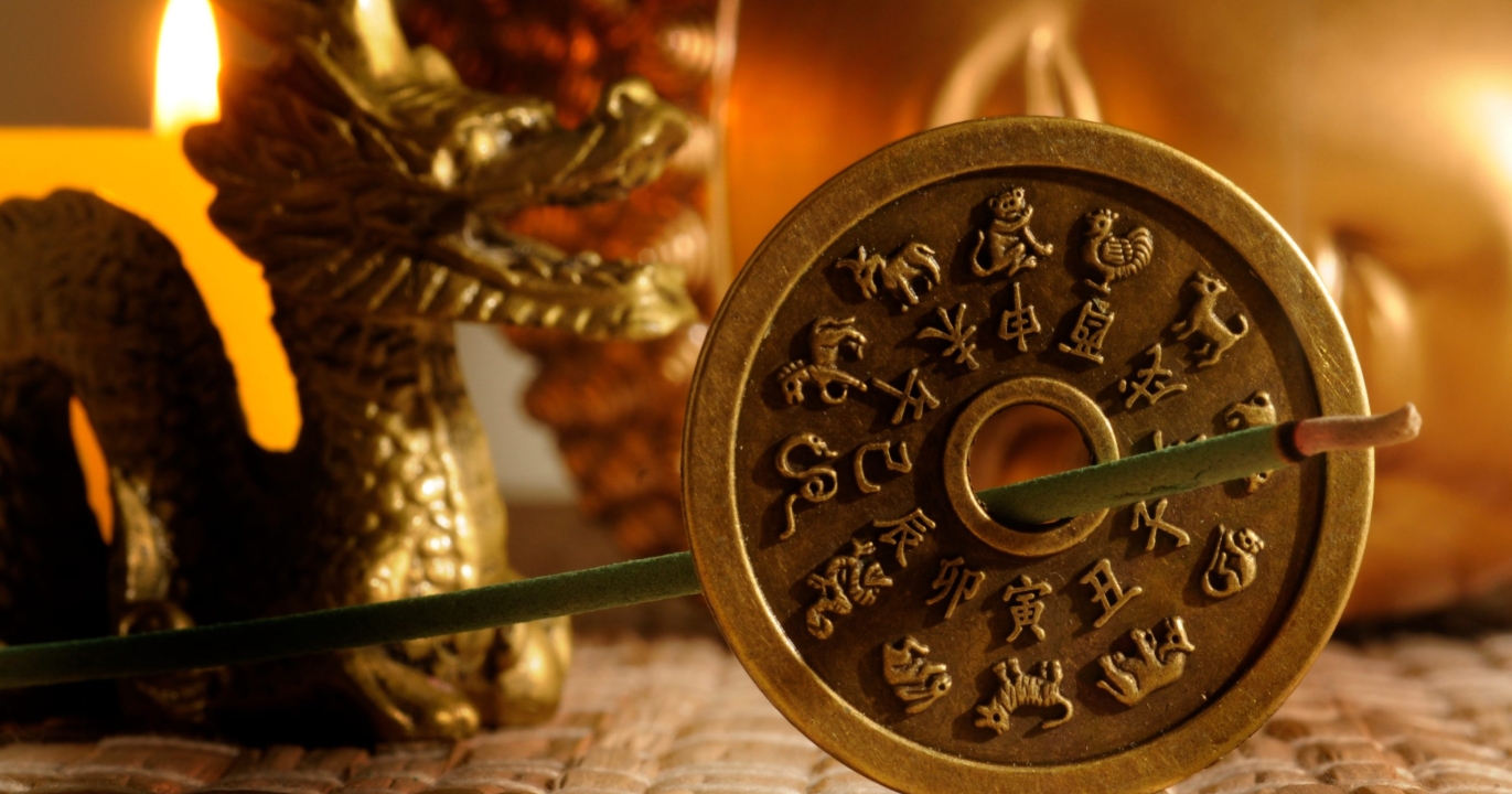 Les 7 Signes de l&rsquo;Astrologie Chinoise qui ont des Horoscopes PUISSANTS avec l&rsquo;Argent en Mai 2025