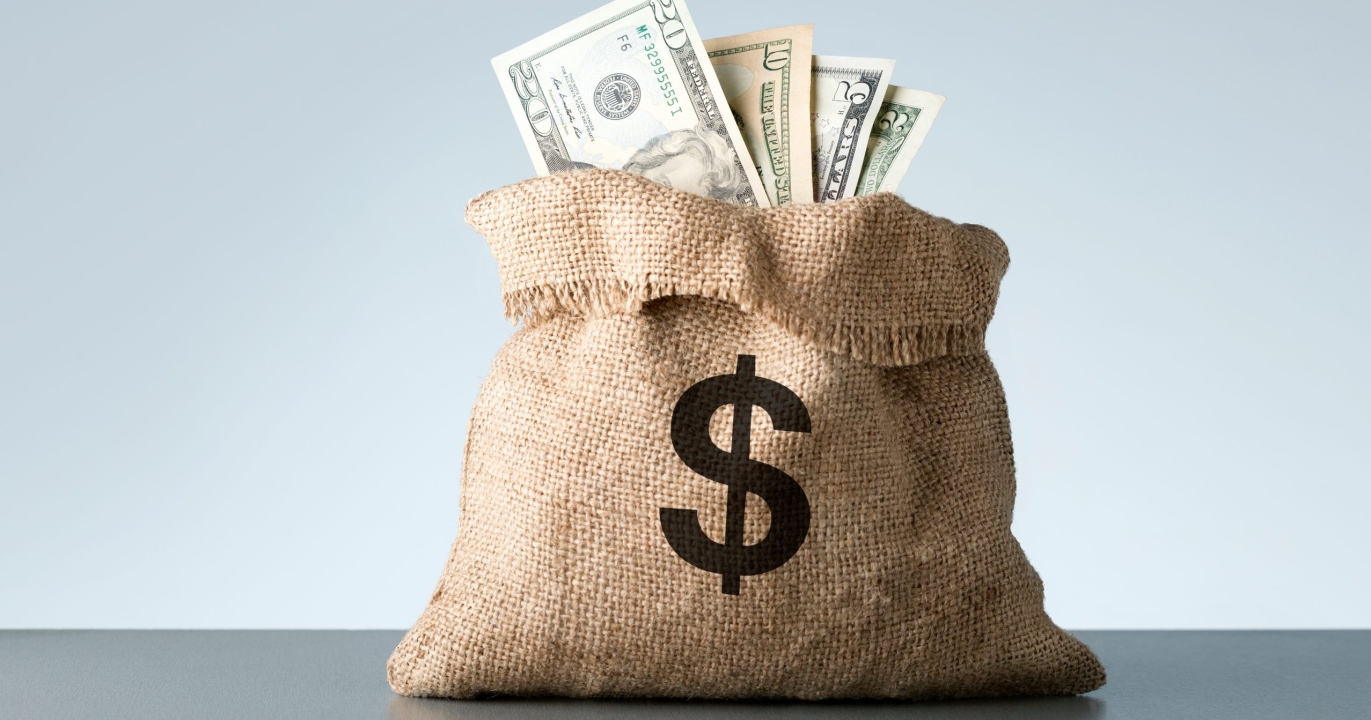 Les 7 Signes de l&rsquo;Astrologie Chinoise LES PLUS chanceux avec l&rsquo;Argent et au Travail en Mai 2025