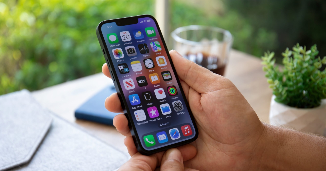 Trump impose 25% de taxes sur les iphones fabriqués en inde : l&#039;iphone pourrait coûter 3500 dollars