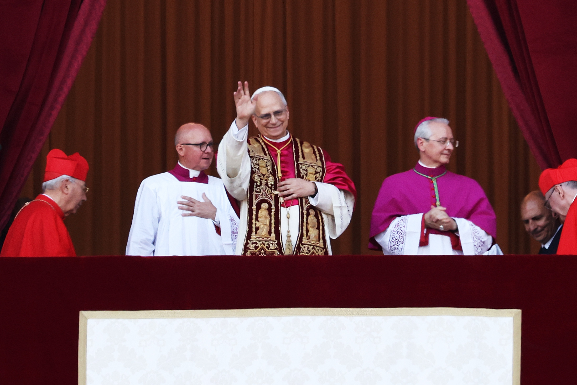 Le pape Léon XIV affole la Toile avec son diplôme universitaire totalement inattendu !