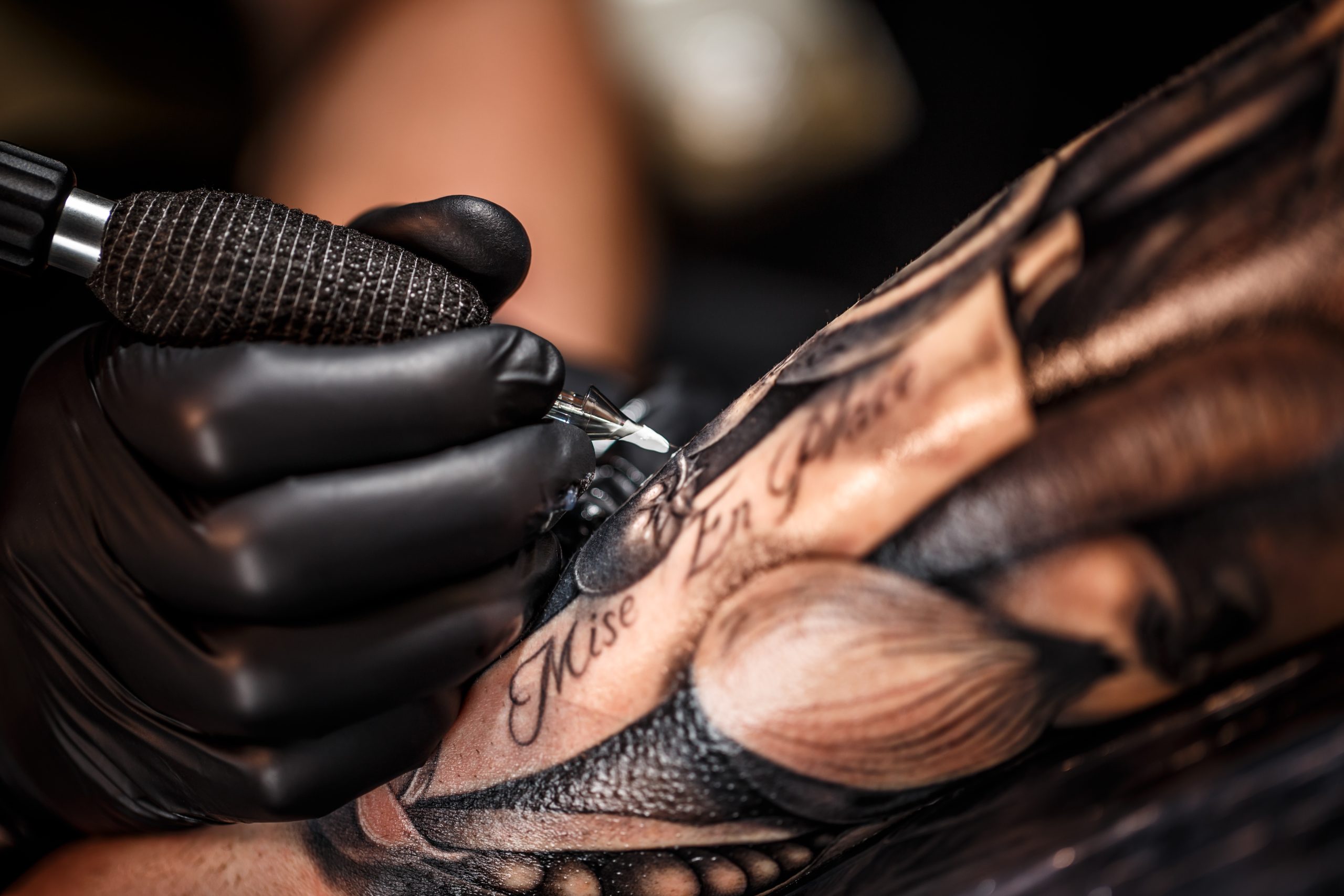 Le tatouage, une bombe chimique sous la peau