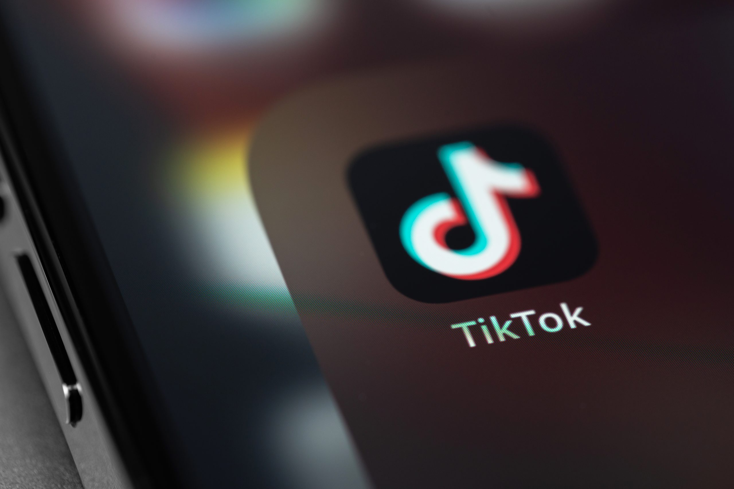 Le contexte juridique : une épée de Damoclès au-dessus de TikTok