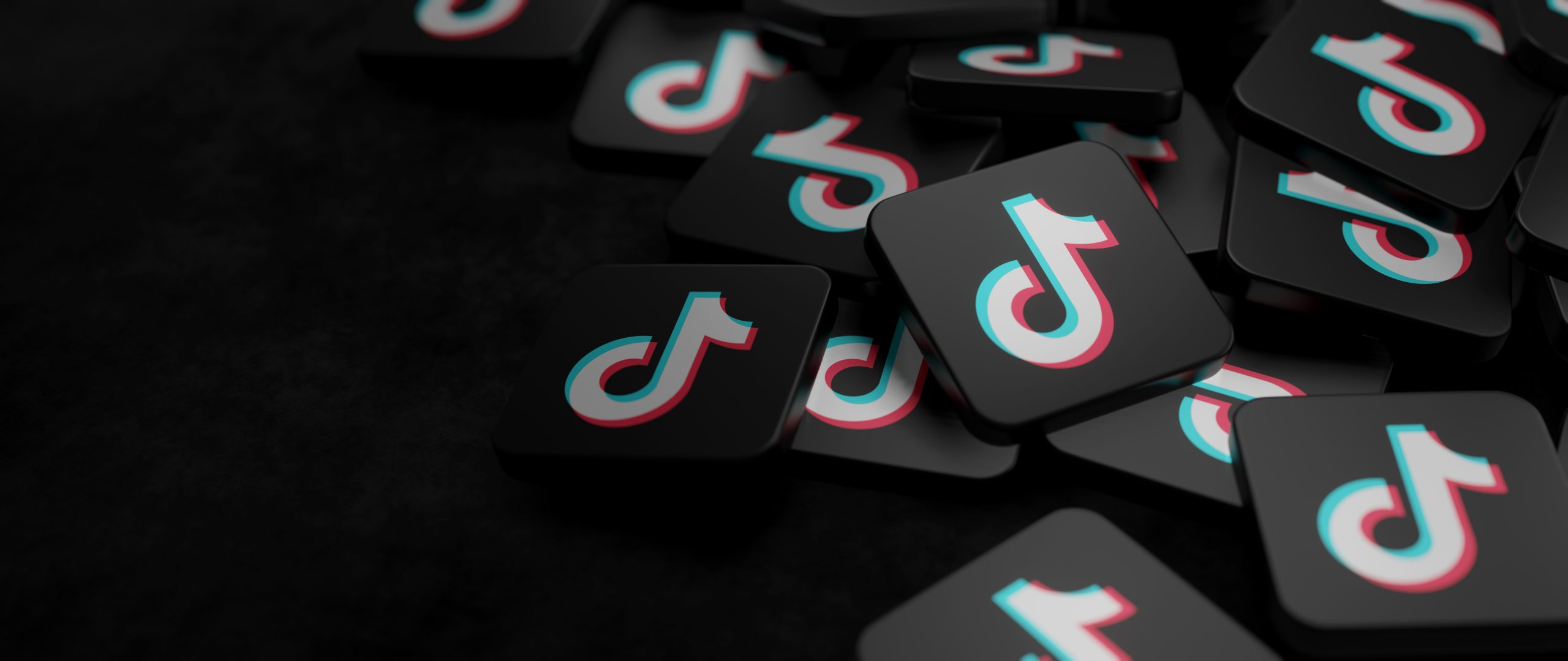 Une introduction explosive : TikTok, entre passion et menaces
