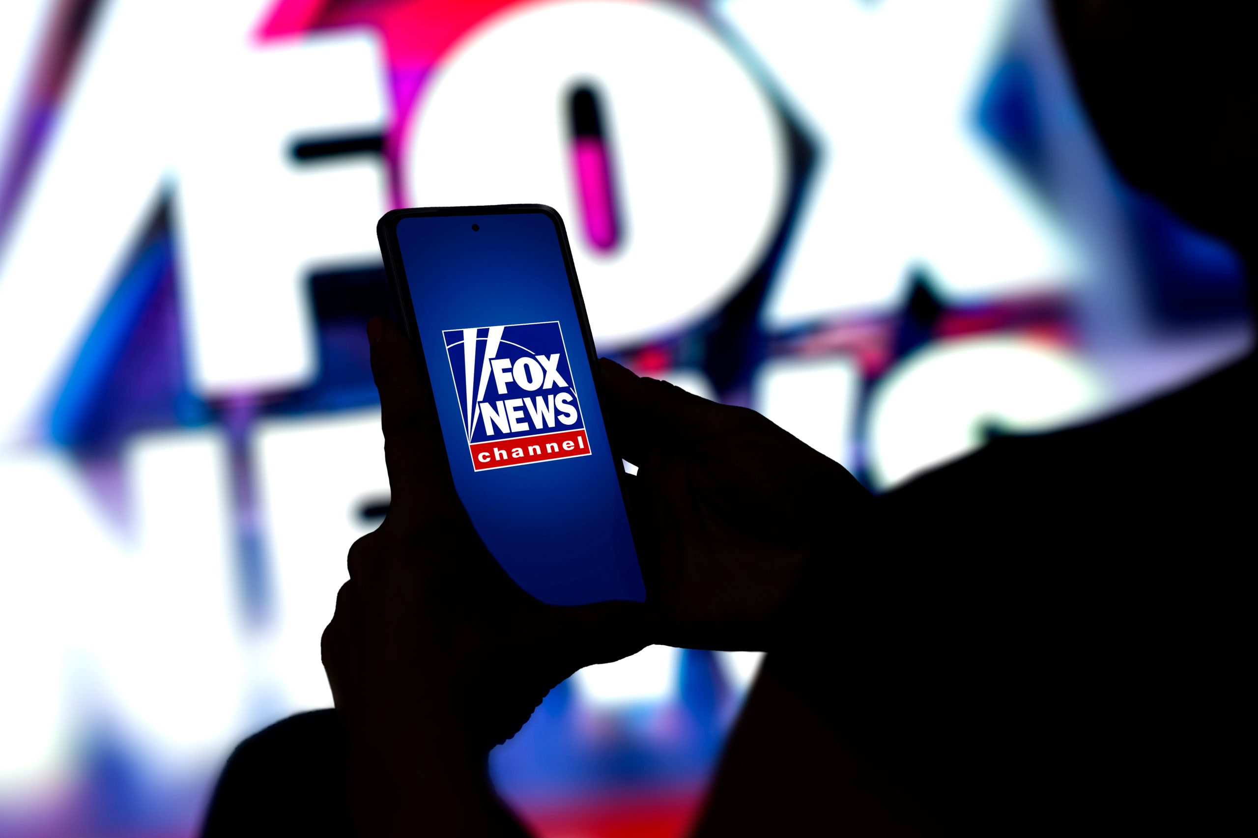 MAGA en guerre contre ses propres médias : la droite américaine au bord de l’implosion
