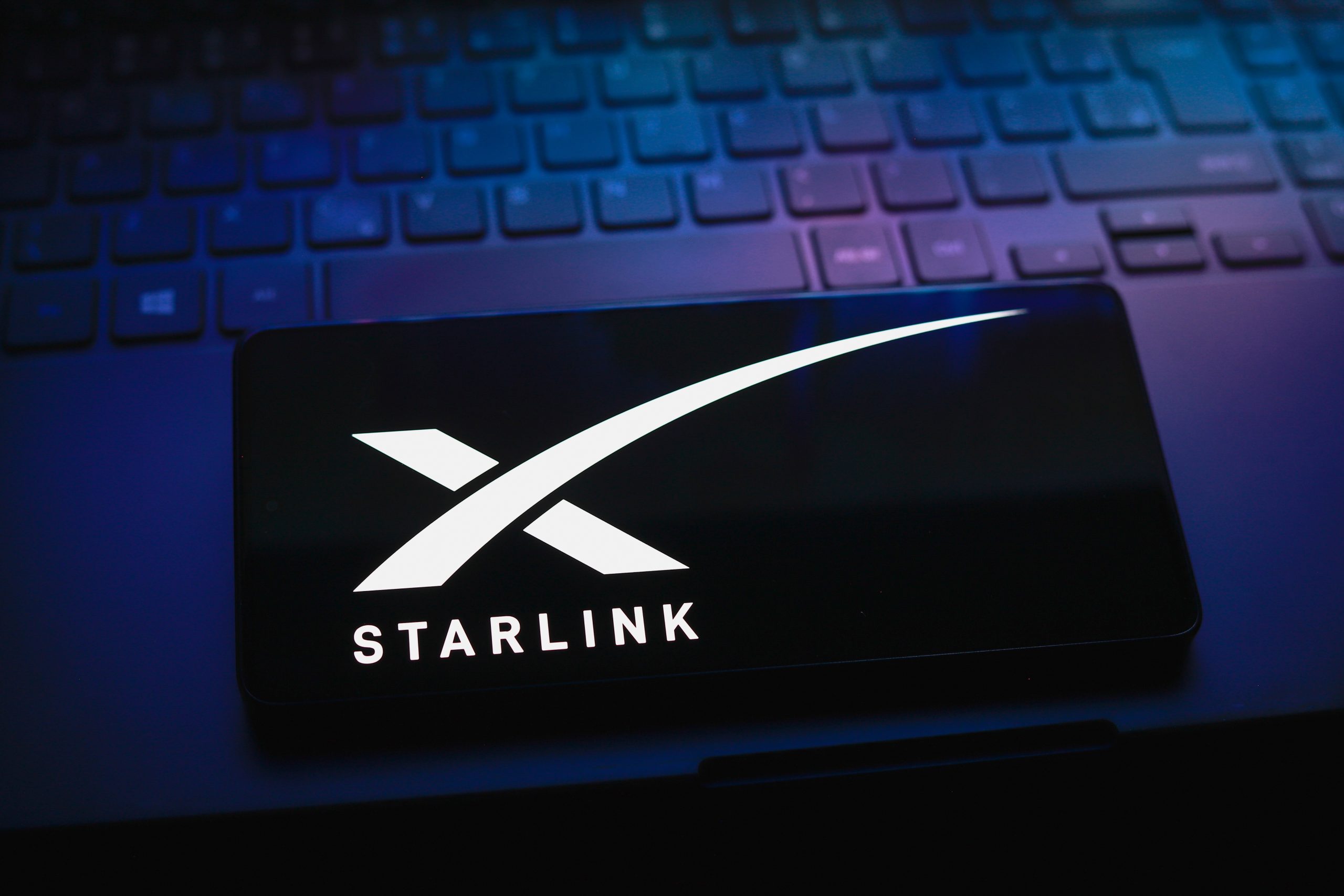 L’iran prive 90 millions de personnes d’Internet, Elon Musk et Starlink à la rescousse !