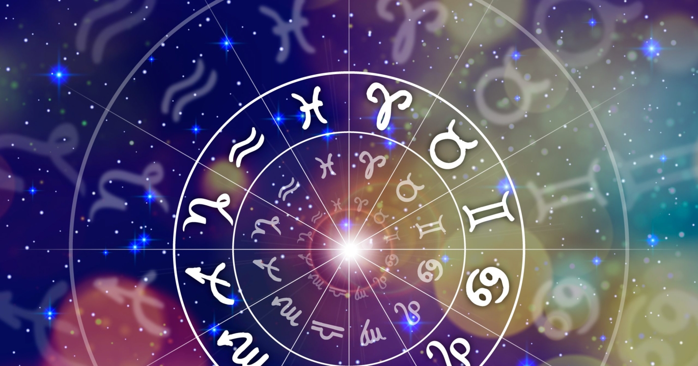 Les 12 Signes du Zodiaque et leur Horoscope en Amour du mois d’Août 2025