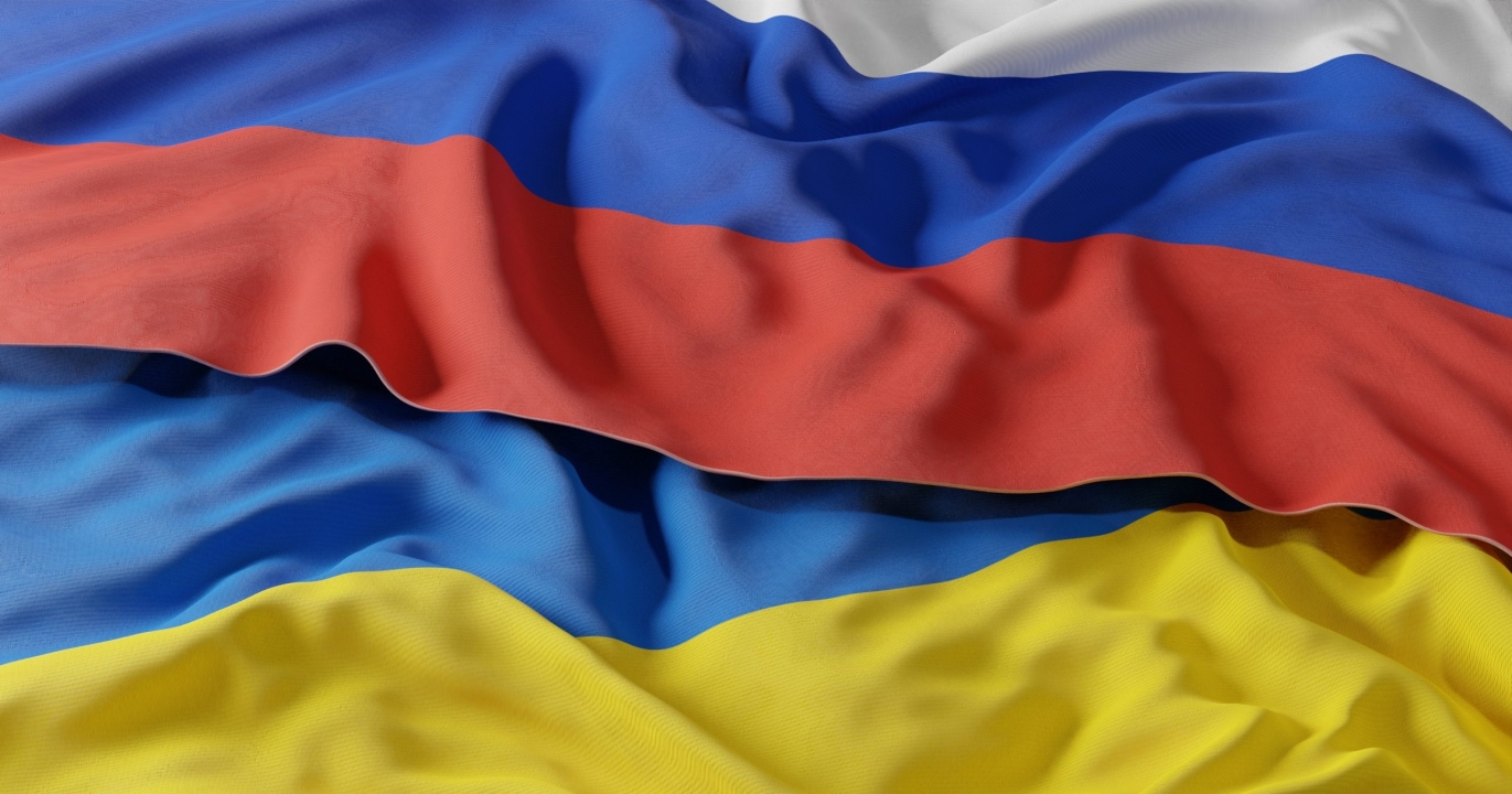 Le ciel s’effondre : les attaques massives de drones Ukrainiens paralysent la région de Leningrad