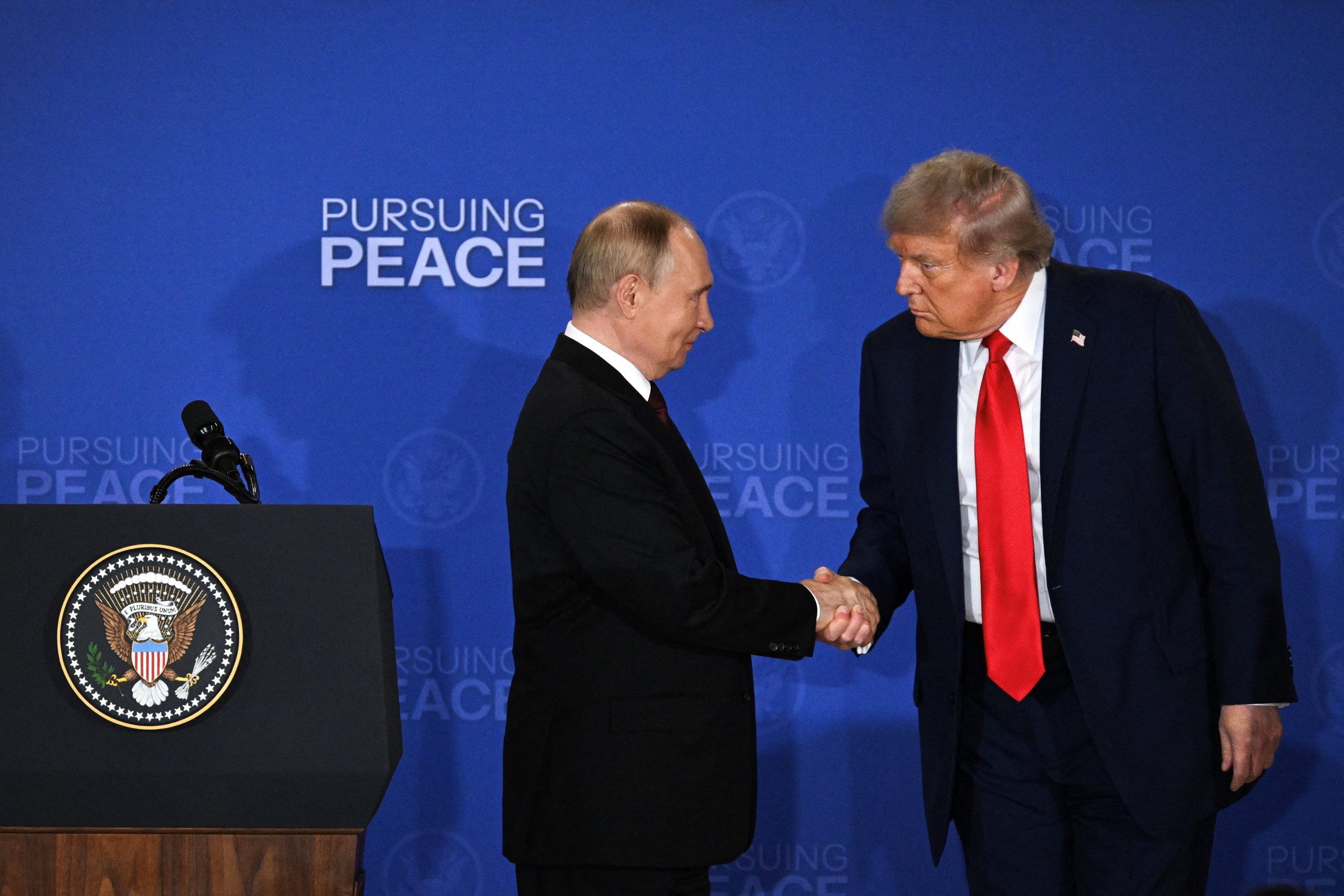 Accord secret ou poudre aux yeux ? Poutine compte sur « l’entente » avec Trump pour la paix, mais avertit Kiev et l’Europe