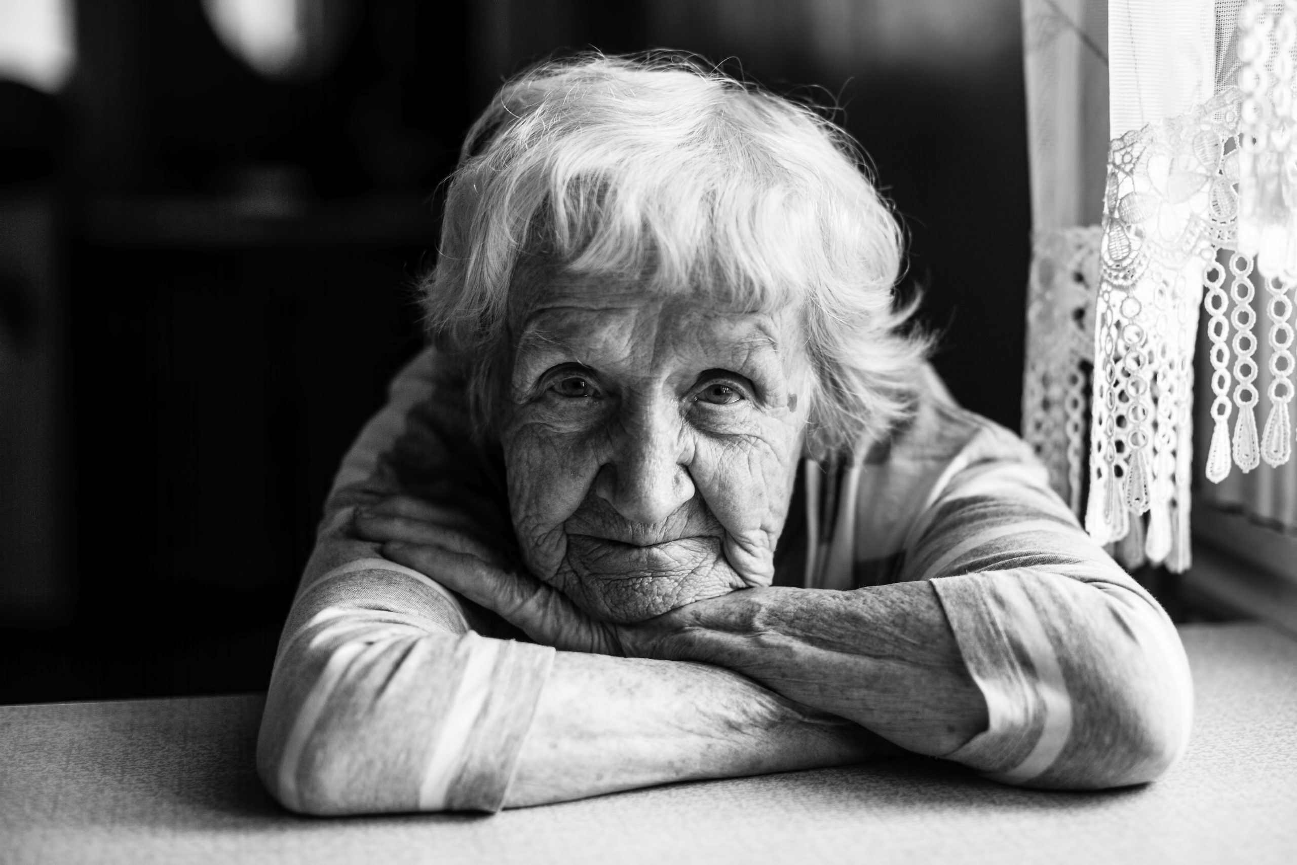Le mystérieux élixir caché dans le sang des personnes vivant très longtemps : une énigme biologique révélée