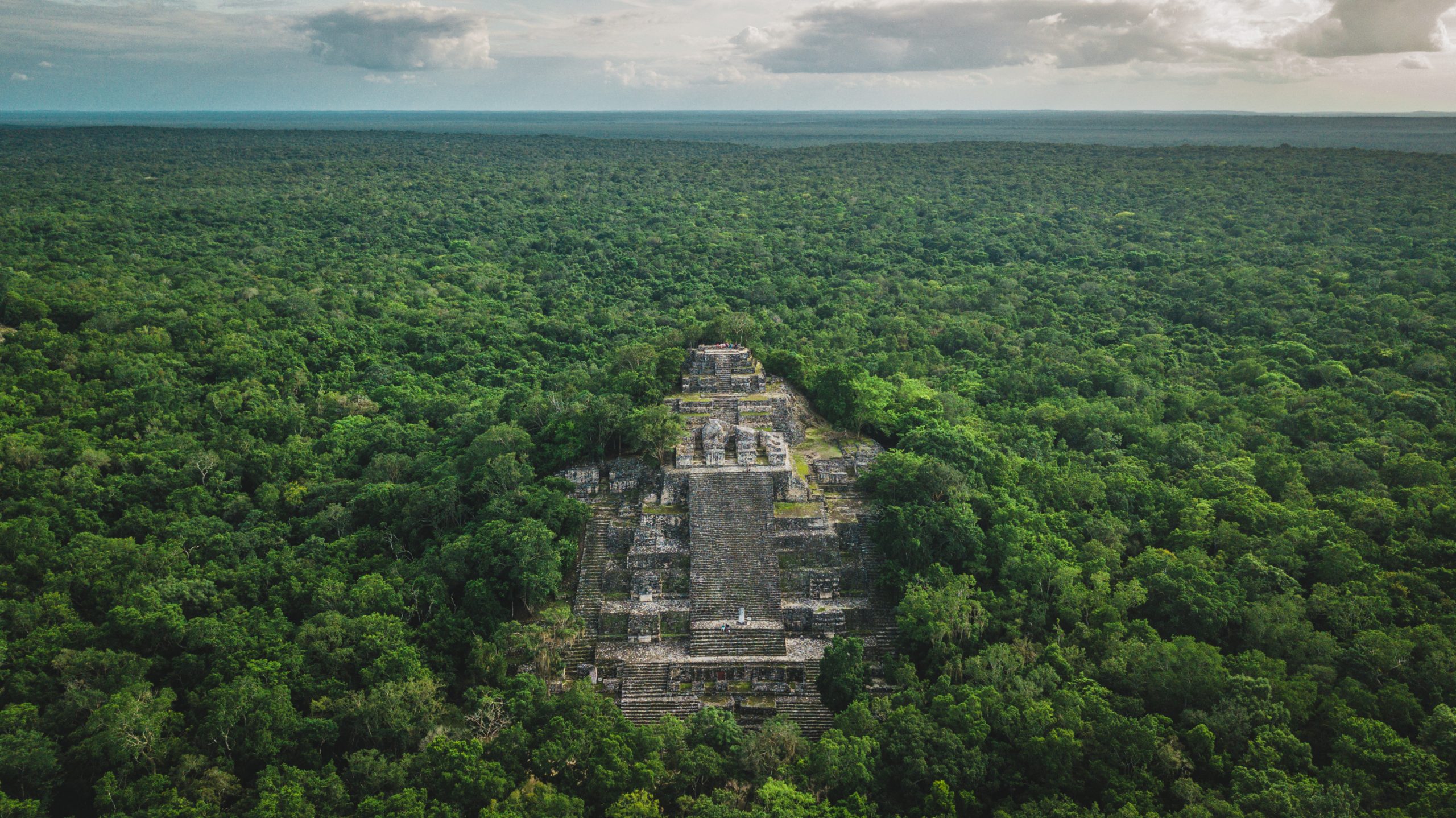 Après 45 ans de recherches, des archéologues trouvent enfin la tombe du premier roi maya de Caracol