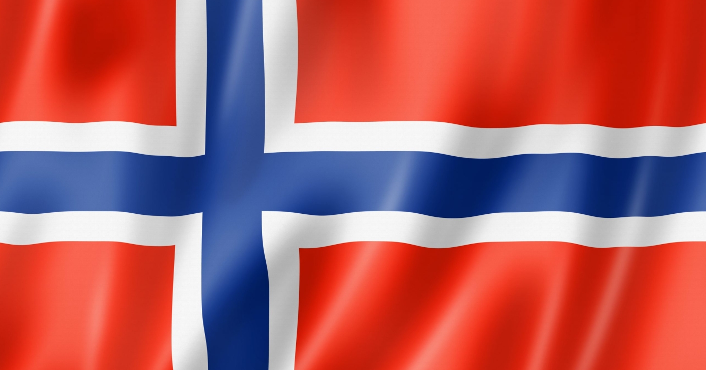 îles solaires flottantes norvégiennes : la révolution glaciale qui défie le froid pour dominer l&rsquo;énergie