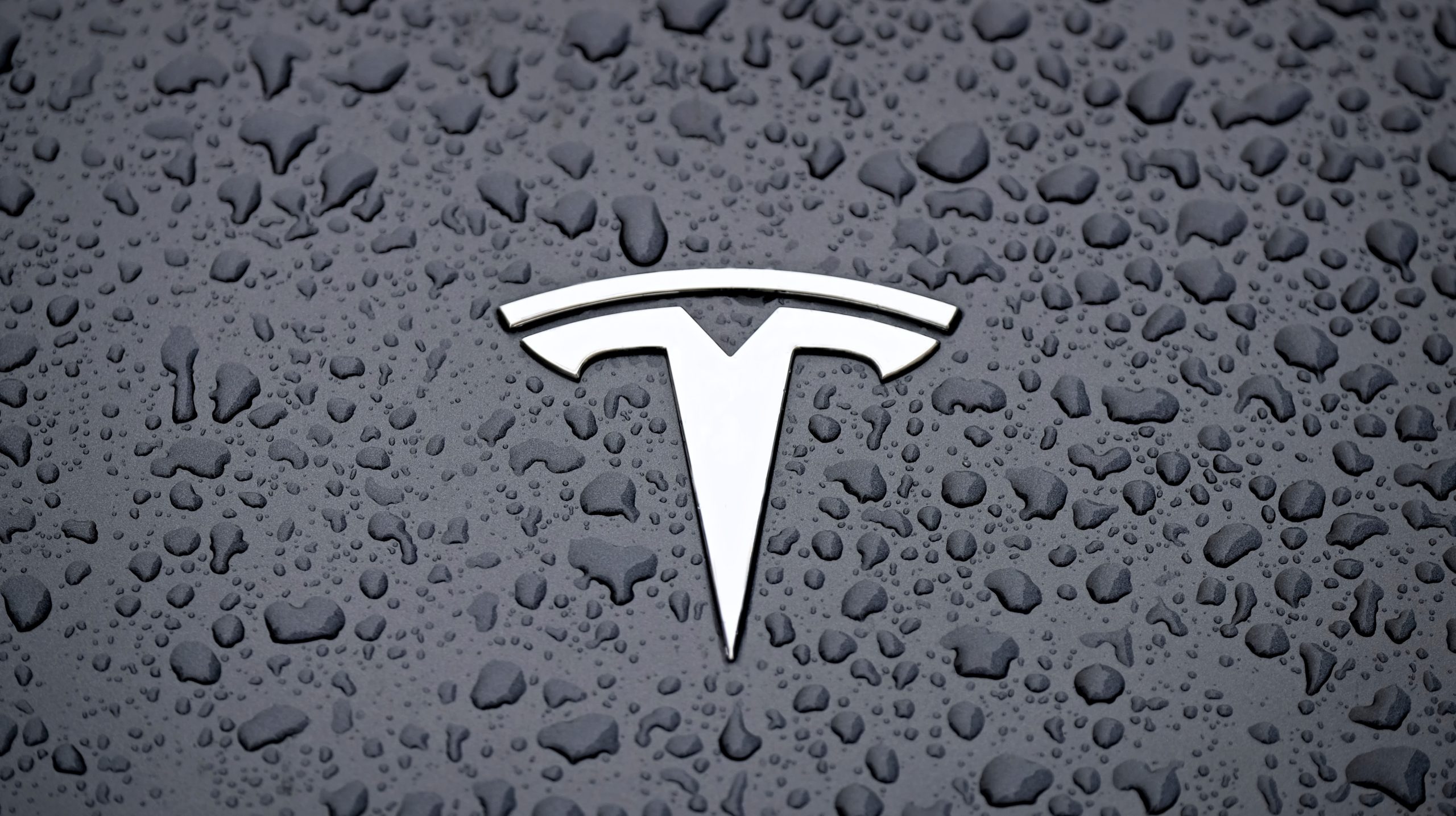 Etats-Unis : Tesla condamnée à une amende record après un accident mortel piloté par la conduite autonome