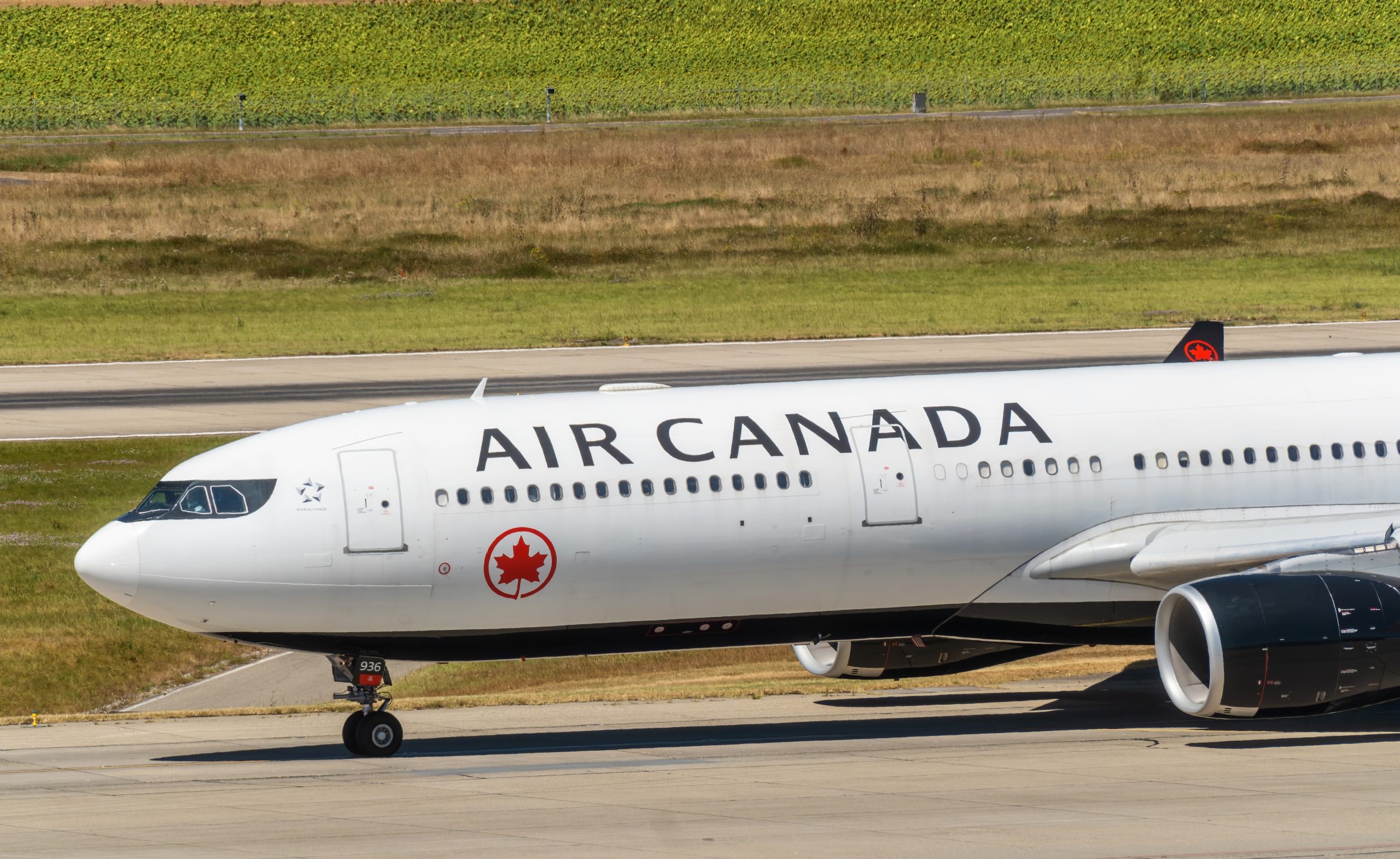 Grève des agents de bord d’Air Canada : une lutte qui défie le gouvernement et paralyse le ciel canadien