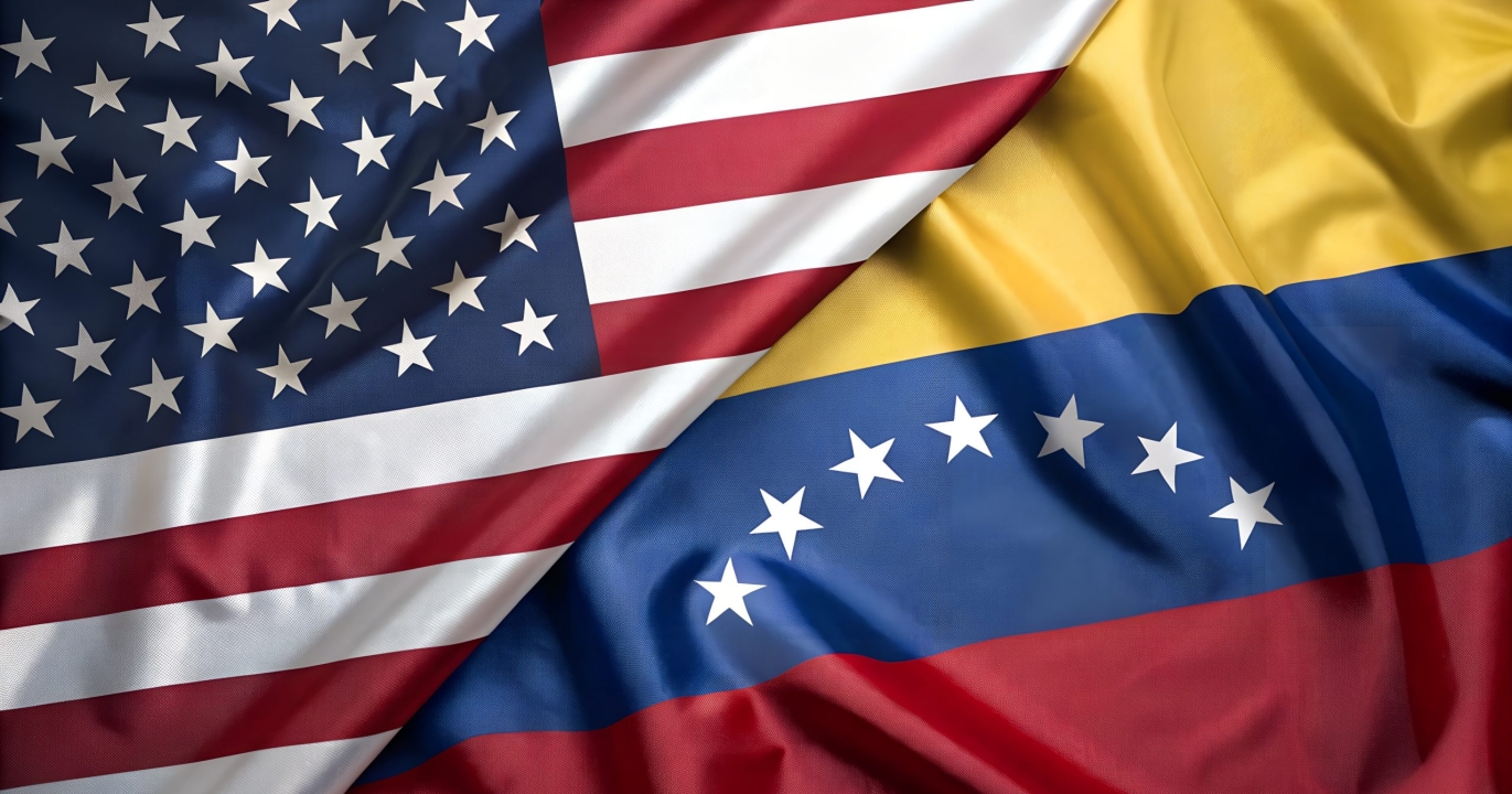 Trump déploie secrètement 7 navires de guerre près du Venezuela : Maduro panique face à cette escalade militaire inédite