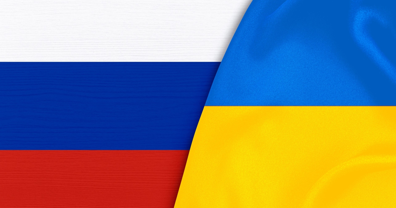 Ukraine pulvérise 2 raffineries russes en une nuit : Moscou agonise sans carburant