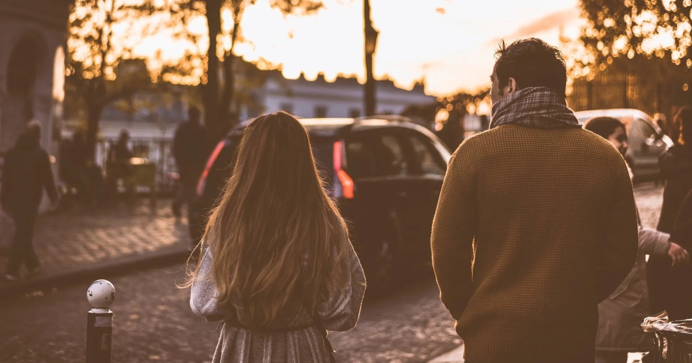 Ne la laisse pas partir, choisit la 1 million de fois, plutôt qu&#039;une.