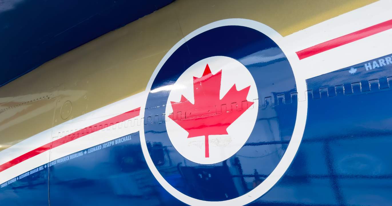 ANALYSE : Pas de F-35, pas de panique. Le vieux CF-18 canadien vient de recevoir un missile qui change tout