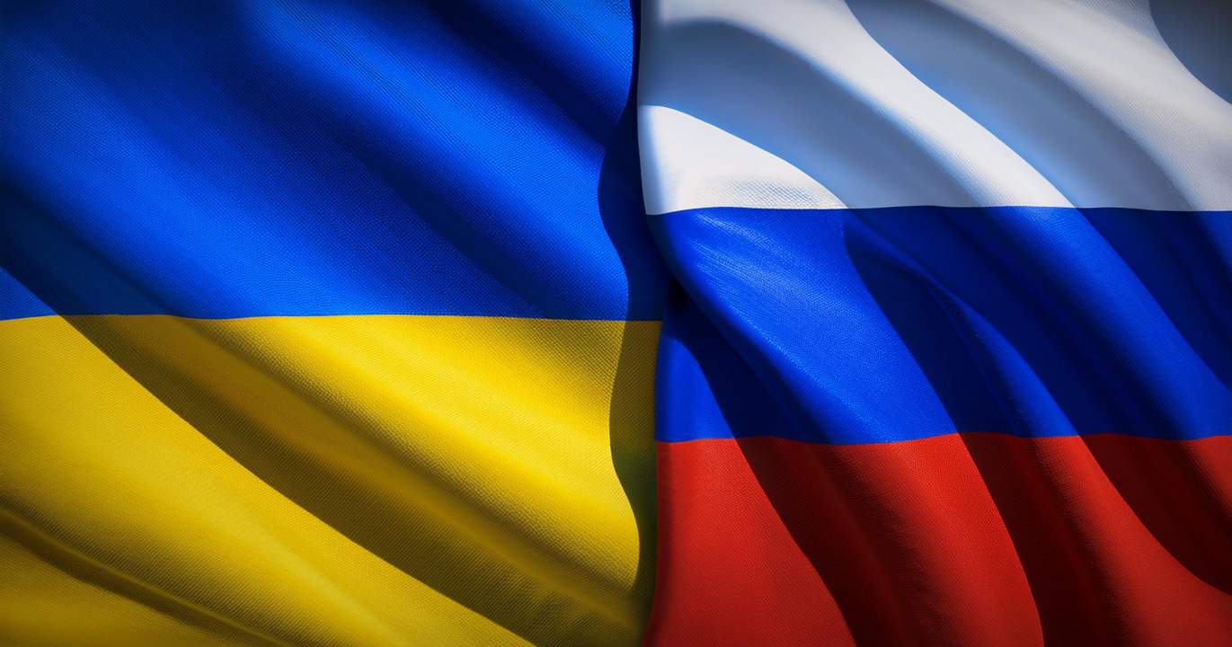 Les soldats ukrainiens qui tendent les bras vers le ciel