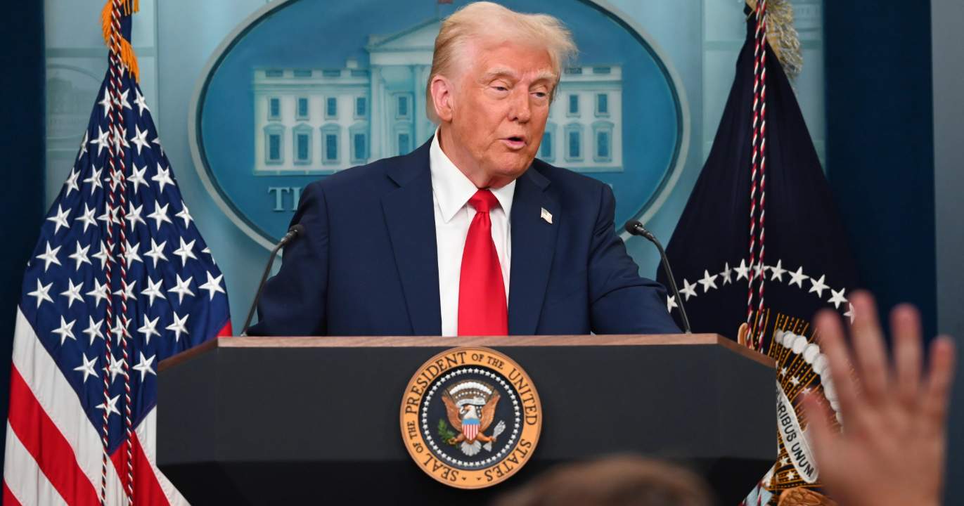 ANALYSE : Trump joue à la guerre pour vendre sa paix bidon